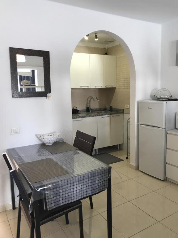 Fantastic Large Studio In Front Of Beach Heated Pool Wifi Arona  Room photo